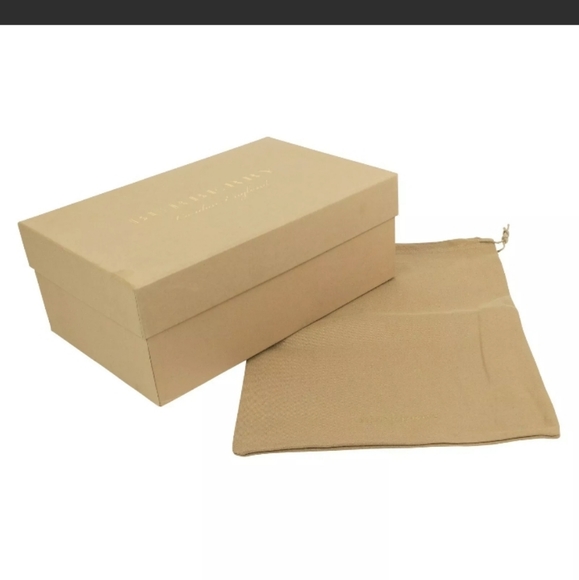 Burberry Regis Heart - Picture 9 of 12